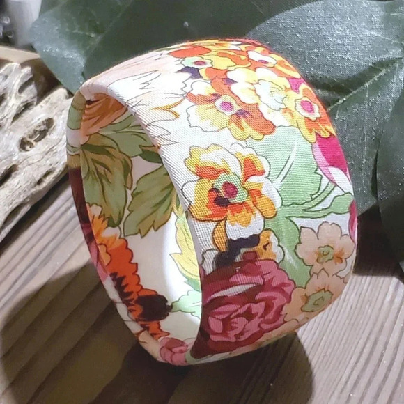 Vintage Y2K Flowers Organic Cotton Fabric Covered Wide Bangle Bracelet - Picture 3 of 8